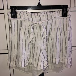 American eagle high-waisted paperbag shorts